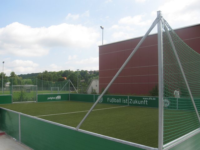 Minispielfeld / eingezäuntes Fußballfeld