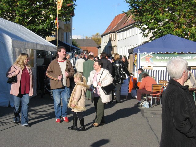 Menschen auf Kerwe